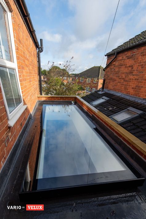 One of the most glorious things about a flat-roof kitchen extension is being able to open up so much space to the outside world and let the light pour in 
#extensions #houseextension #homeimprovements #skylights #rooflights #extensionideas #reno #roofwindows #variobyvelux #velux Kitchen Extension With Roof Lantern, Glass Roof Extension, Edwardian Terrace House, Flat Roof Lights, Flat Roof Skylights, Flat Roof Extension, Side Return Extension, Roof Skylight, Skylight Design