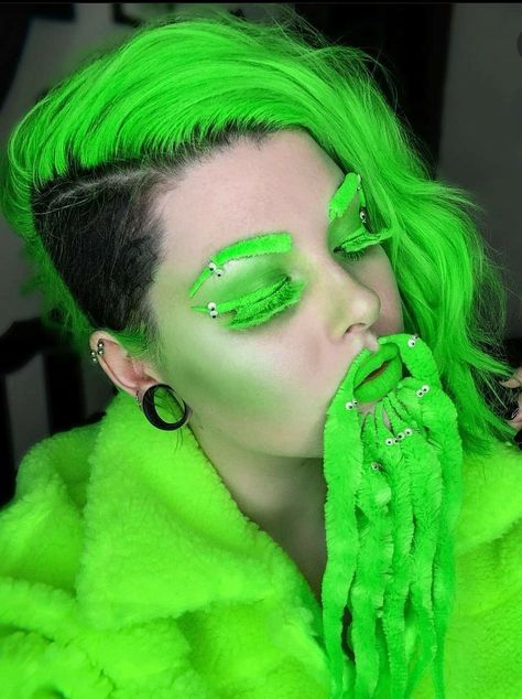 Weird Hair, Hair Color Ideas, Green Hair, Reaction Pictures, Hair Inspo, Hair Color, Hair Styles, Makeup, Hair