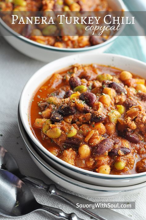 This Panera turkey chili recipe is a fabulous copycat of the beloved original. Such a delicious soup that's so easy to make at home. #savorywithsoul #turkeychili #paneraturkeychili #paneracopycatrecipes #chiliwithbeans Panera Chili Recipe, Panera Turkey Chili Recipe, Panera Turkey Chili, Turkey Chilli, Panera Recipes, Panera Copycat, Turkey Chili Crockpot, Turkey Chili Recipe, Chilli Recipe