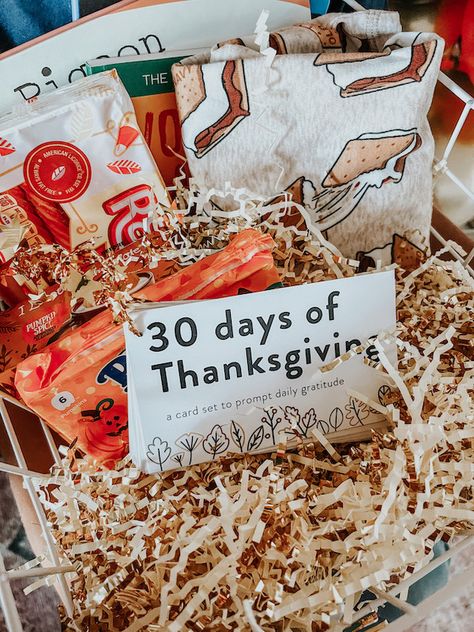 9 Ideas for Thanksgiving Gift Basket for Kids - Stef Hubble Thanksgiving Themed Gifts, Thanksgiving Occasion Bin, Thanksgiving Basket For Kids, Thankful Basket Ideas, Thanksgiving Gifts For Kids, Thanksgiving Gift Basket, Thanksgiving Baskets, Kids Art Table, Fall Gift Baskets