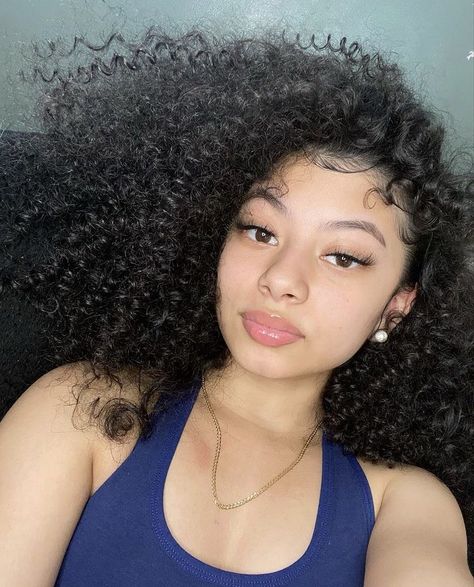 Natural Hair Styles Curly, Cute Long Haircuts, Hair Styles For Curly, Styles For Curly Hair, Hair Styles Curly, Chic Hairstyle, Girl Energy, Mixed Curly Hair, Cute Curly Hairstyles