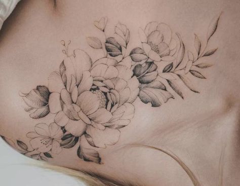 Clavicle Tattoo, Floral Back Tattoos, Stomach Tattoos Women, Mastectomy Tattoo, Beautiful Flower Tattoos, Flower Tattoo Shoulder, Back Of Shoulder Tattoo, Stomach Tattoos, Shoulder Tattoos For Women