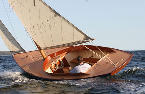 BeetleCat?  the sailor is down in the cockpit like a BeetleCat... Wooden Boats For Sale, Classic Sailboat, Wooden Sailboat, Classic Wooden Boats, Small Sailboats, Classic Sailing, Classic Yachts, Sailing Vessel, Wood Boats