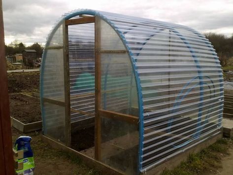 Poly Tunnel Greenhouses, Diy Poly Tunnel, Poly Tunnel Ideas, Corrugated Plastic Greenhouse, Diy Polytunnel, Permanent Greenhouse, Poly Greenhouse, Turkey Night, Poly Tunnel