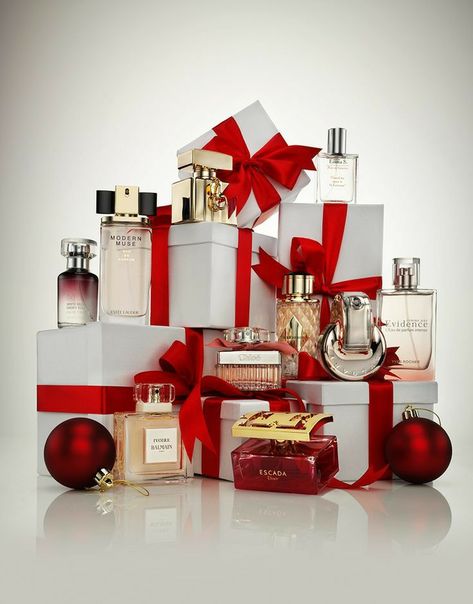 Fragrance Photography, Christmas Campaign, Perfume Photography, Christmas Shoot, Holiday Campaign, Cosmetics Photography, Merry Christmas Decoration, Best Perfume, Christmas Gift Guide