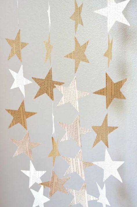 Paper Stars Garland, Paper Garland Ideas, Christmas Bunting Ideas, Earthy Christmas, Paper Star Garland, Stars Garland, Hanging Stars, Christmas Bunting, Book Paper