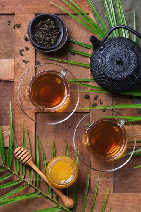 Green Tea Photoshoot, Tea Leaves Photography, Cup Product Photography, Loose Leaf Tea Photography, Tea Flatlay, Tea Product Photography, Green Tea Aesthetic, Tea Photoshoot, Herbal Tea Photography