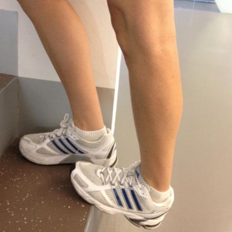 Adidas Gazelle Sneaker, White Sneaker, Home Remedies, Beauty Health, Pilates, Adidas Sneakers, Health And Wellness, Health And Beauty, Gym