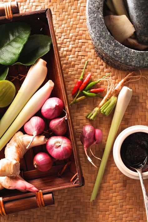 The well known spice, flavour and aroma of Thai cuisine is not just a delicious coincidence. Any well-seasoned Thai cook will have a list of top ingredients at hand to create authentic flavours and tastes. So, in our latest blog we're sharing our top 5 essential herbs and spices for the best Thai cooking. #ThaiFood #ThaiCuisine #ThaiCooking Thai Aesthetic, Thai Fried Rice, Thai Spices, Thai Curry Paste, Best Thai, Thai Cooking, Cooking Ingredients, Herbs And Spices, Stir Fries