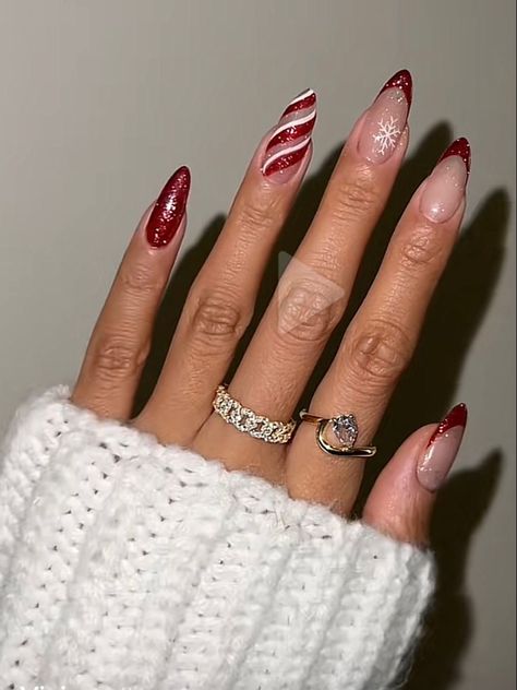 Sparkly Christmas Nails, Nail Noel, December Nails, Red Christmas Nails, Cute Christmas Nails, Christmas Gel Nails, Casual Nails, Classy Acrylic Nails, Christmas Nails Acrylic