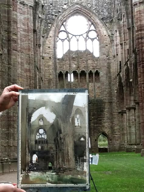 Tintern Abbey, Watercolor Architecture, Seni Cat Air, Watercolor Landscape Paintings, Watercolor Art Lessons, New Year's Eve Party, Plein Air Paintings, Watercolor Inspiration, Water Painting