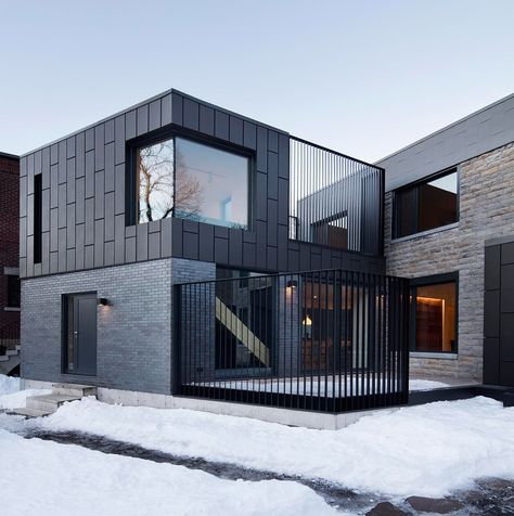 Zinc Cladding, Beautiful Modern Homes, House Cladding, Modern Mansion, Exterior Cladding, Minimalist Architecture, House Extensions, Montreal Canada, Facade Design