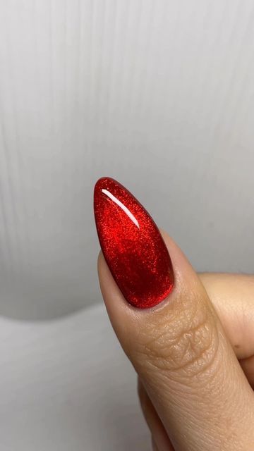 Red Shimmer Nails, Cat Eye Polish, Red Wedding Nails, Halo Nails, Silver Cat Eye, Jelly Polish, Long Nail Art, Velvet Nails, Red Jelly