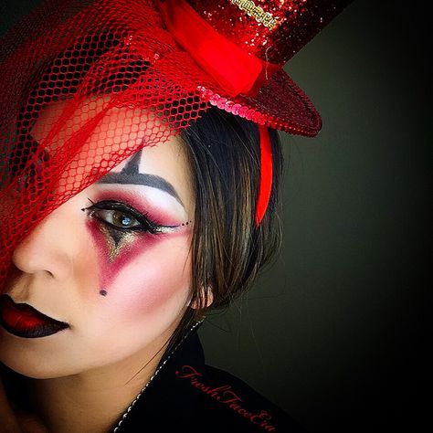 Ringmaster lion tamer circus makeup idea for Halloween IG: FreshFaceEra Ringleader Makeup, Ring Master Makeup, Ringmaster Makeup, Ringleader Costume, Color Guard Makeup, Burlesque Photography, Carnaval Make-up, Circus Makeup, Ringmaster Costume