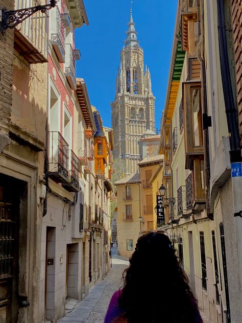 Backpacking Spain, Spain Aesthetic, Toledo Spain, Dream Vacations Destinations, Travel Log, Italy Aesthetic, Spain And Portugal, Spain Travel, Pretty Places