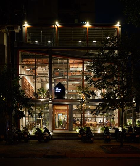 The Coffee House Signature by BODC, Ho Chi Minh City – Vietnam » Retail Design Blog Cafe Big Window, Coffee Shop With Mezzanine, Mezzanine Cafe Coffee Shop, Hanoi Cafe Aesthetic, Architecture Jobs, The Coffee House Vietnam, Green Cafe, Restaurant Architecture, Best Architects