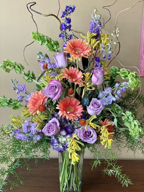 Lavender Flower Arrangements, Purple Arrangements, Purple Colour Flowers, Purple Flower Arrangements, Floral Centrepiece, Mountain Flowers, Flower Shop Design, Church Altar, Large Flower Arrangements