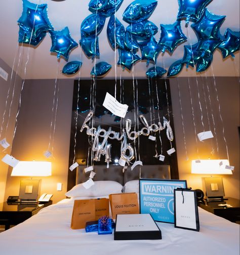 Blue Hotel Decorations For Boyfriend, Husband Gifts Diy, Birthday Room Surprise, Boyfriend 21st Birthday, 21st Birthday Balloons, Boyfriends Birthday Ideas, Birthday Room Decorations, Birthday Surprise Boyfriend, 32 Birthday