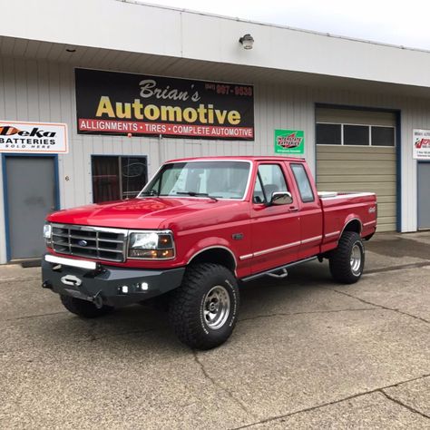 Check out this sweet #DIY #bumper from #movebumpers! #TruckBuild #Ford Truck Bumpers Ford, Custom Truck Bumpers, 1995 Ford F150, 1995 Ford Bronco, 1996 Ford F150, Chevy 4x4, Ford F150 Xlt, Truck Bumpers, Old Ford Trucks