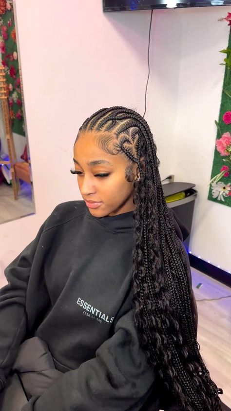 Urban Utopia: Aesthetics in City Backgrounds Braided Hairstyles For Black Women Cornrows, Twisted Hair, Feed In Braids Hairstyles, Box Braids Hairstyles For Black Women, Cute Braided Hairstyles, Braided Cornrow Hairstyles, Quick Braided Hairstyles, Cute Box Braids Hairstyles, Feed In Braid