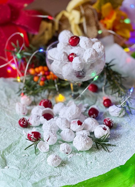 Orange Vanilla Candied Cranberries, Crunchy Candied Cranberries, How To Make Candied Cranberries, Cranberries With Powdered Sugar, Candied Cranberries Recipe Powdered Sugar, Russian Candied Cranberries, Powder Sugar Coated Cranberries, Powder Sugar Cranberries, Russian Cranberries