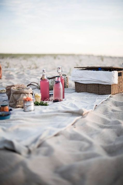 aheartfortheheartless: Portugal Beach Picnic by Beth Kirby Portugal Beach, Perfect Picnic, Picnic Time, Photography Workshops, A Picnic, Beach Picnic, Summer Picnic, Summer Of Love, Summer Travel