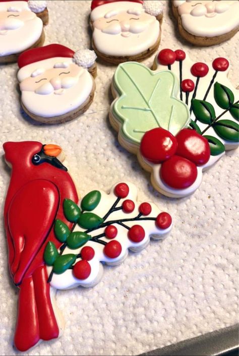 Cardinal Cookies Royal Icing, Cardinal Cookies Decorated, Cardinal Cookies, Anniversary Cookies, Icing Techniques, Sugar Cookie Icing, Themed Cookies, Bird Cakes, Xmas Cookies