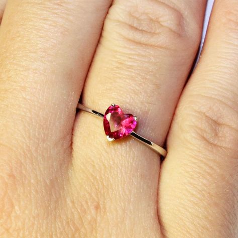 Heart Shaped Promise Rings, Ruby Wedding Rings, Delicate Gold Ring, Heart Promise Rings, Ruby Heart, Geode Earrings, Flower Engagement Ring, Engagement Ring White Gold, Morganite Engagement Ring