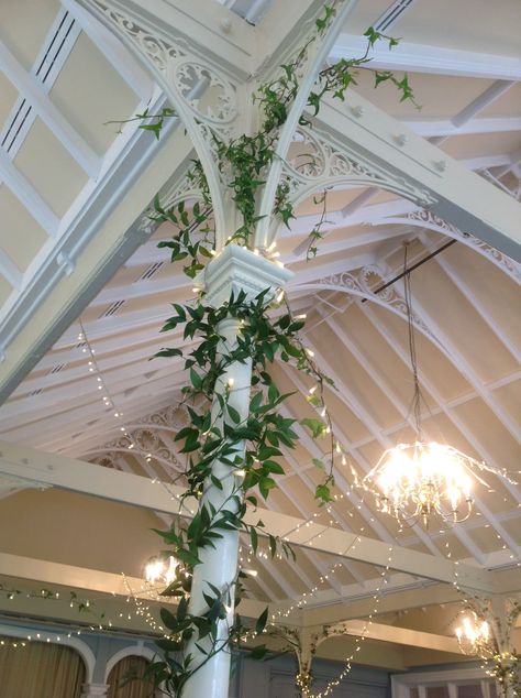 Pillar Decorations, Flower Ceiling, Green Garland, Venue Decorations, Wedding Venue Decorations, Wedding Flower Inspiration, Ceiling Beams, Halle, Wedding Venue