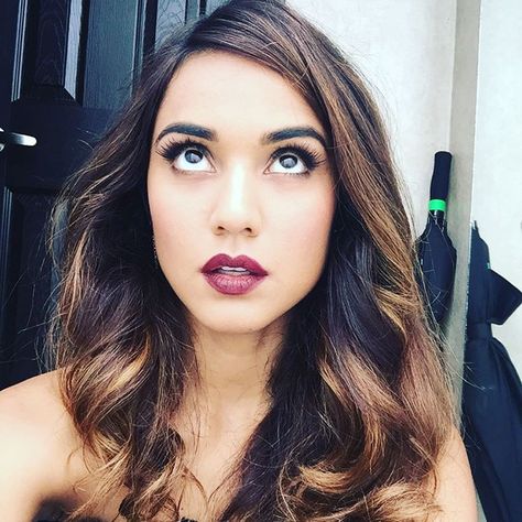 I play Margo on @TheMagiciansSyFy my snapchat is summerybishil The Magicians Margo, Summer Bishil, The Magicians Syfy, Wolves And Women, Spring Hair Color, Pasadena California, Older Brother, Skin Care Remedies, Interesting Faces