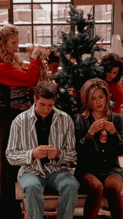 Friends Christmas Episode, Friends The Tv Show, Estilo Rachel Green, Move To New York, Christmas Feels, Christmas Episodes, Music Christmas, Ross And Rachel, Friends Scenes