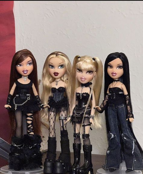 Camp Flog Gnaw, Bratz Doll Outfits, Clothing Sketches, Witch Aesthetic, October 19, Bratz Doll, Pretty Dolls, Mean Girls, Doll Clothes