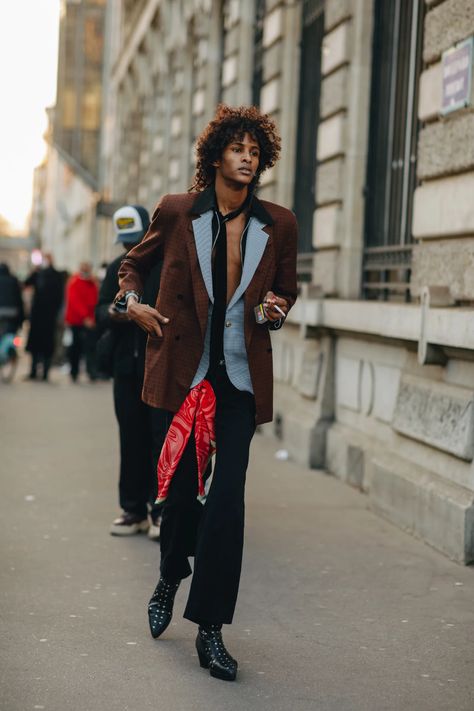 Paris Street Style Men, 70s Women Fashion, The Sartorialist, Paris Fashion Week Street Style, La Fashion Week, The Best Street Style, Street Style Winter, Paris Street Style, Autumn Street Style