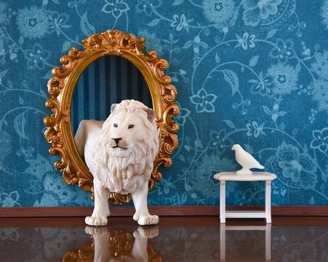 Plastic Animal Crafts, Forums Design, Modern Metropolis, Lion Print, Lion Art, Rubber Ducky, Plastic Toys, Through The Looking Glass, Plastic Animals