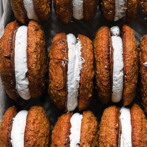 S’mores Whoopie Pies Pastry Case, Marshmallow Filling, Brown Eyed Baker, Graham Cookies, Easy S, Whoopie Pie Recipe, Kids Treats, Chocolate Ganache Filling, Sweet Bites