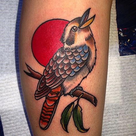 Yet another great kookaburra tattoo by Mark Lording @marklording #marklording… Traditional Kookaburra Tattoo, Australian Traditional Tattoo, Kookaburra Tattoo, Cockatoo Tattoo, A Bird Tattoo, Really Cool Tattoos, Tattoo Touch Up, Tattoo Sleeve Filler, Australian Tattoo