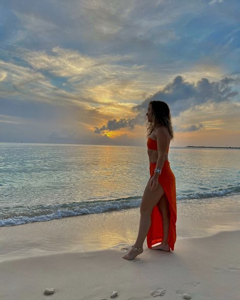 Just having a mermaid moment 🧜‍♀️🌞🦀🐚🌊 Comment ‘sunset’ and I will DM you the link to this orange set 🧡 #vacationoutfit #sunset #poseinspo #beachgirl #petitefashion #ootd #beachsunset #ａｅｓｔｈｅｔｉｃ #revolveme Beach sunset, beach photo, beach photo inspo, photoshoot idea, vacation fashion, summer fashion, what to wear on vacation, petite fashion, vacation style, beach hair, beach dress, two piece set, mermaid vibes What To Wear On Vacation, Inspo Photoshoot, Summer Picture Poses, Mermaid Vibes, Maxi Skirt Set, Mexico Trip, Vacation Fashion, Photoshoot Idea, Beach Photo