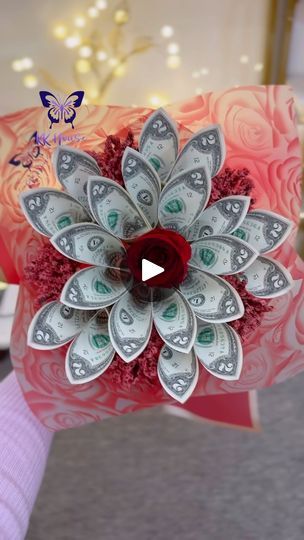 Money And Flower Bouquet, How To Make Money Bouquet, Small Money Bouquet, Flower Candy Bouquet, Money Bouquets, Decorated Doors, Flower Candy, Wedding Gift Money, Money Flowers