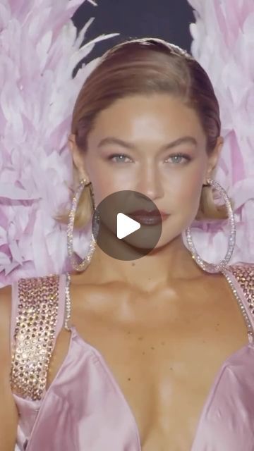 Vogue Netherlands on Instagram: "She walks like an angel! 🪽 Gigi Hadid opende vannacht de Victoria’s Secret 2024 Runway Show in New York met - uiteraard - enorme vleugels. Lees alles over de show via de link in bio. 

Repost: @victoriassecret" Gigi Hadid Victoria Secret, Vogue Netherlands, 2024 Runway, Runway Show, New York Mets, Gigi Hadid, An Angel, Victoria Secret, Netherlands