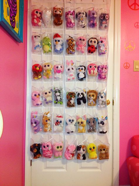 Stuffed Animal Storage - shoe rack made a great home for all Marley's Beanie Boos. Beanie Boo Display Ideas, Beanie Boos Storage, Beanie Boo Party, Beanie Boo Birthdays, Playing Room, Baby Storage, Small Stuffed Animals, Bedroom Organization, Ty Beanie Boos