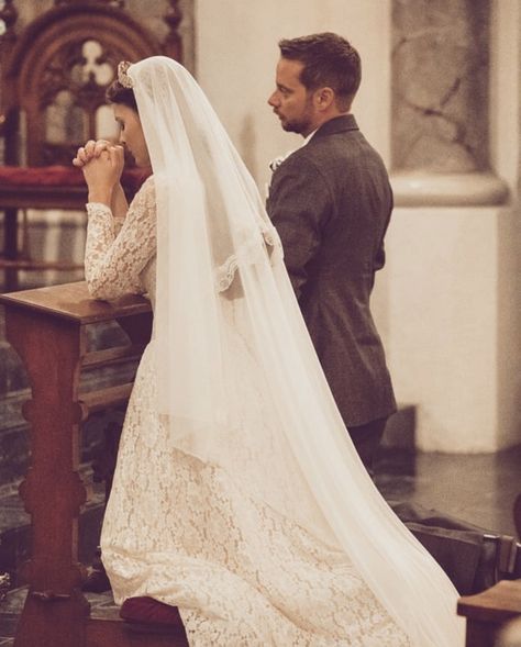 Catholic Wedding Dress, Catholic Wedding Rings, Catholic Wedding Veil, Praying Wedding Photos, Christian Marriage Photography, Catholic Wedding Photos, Traditional Catholic Wedding, Catholic Wedding Dresses, Catholic Wedding Photography