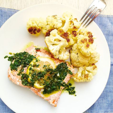 Roasted Salmon and Cauliflower with Parsley-Caper SauceDelish Salmon And Cauliflower, Easy Food Dishes, Seafood Dinners, Baked Penne, Seafood Recipes Healthy, Healthy Salmon, Healthiest Seafood, Easy Salmon, Easy Seafood Recipes