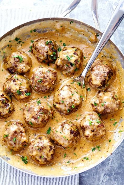 You Don't Have to Go to IKEA for the Best Swedish Meatballs — Delicious Links Best Swedish Meatball Recipe, Best Swedish Meatballs, Meatballs And Gravy, Christmas Food Dinner, Swedish Meatballs, God Mat, Idee Pasto Sano, Meatball Recipes, Beef Dishes