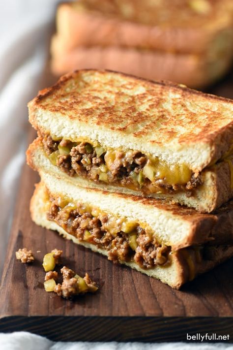 Dill Pickle Sloppy Joe Grilled Cheese is the best of both sandwich worlds when sloppy joes and grilled cheese meet. Taken to level 11 with dill pickles! Sloppy Joe Grilled Cheese, Pudgy Pie, Grilled Cheese Sloppy Joe, Pie Iron Recipes, Grilled Sandwiches, Homemade Ham, Pie Iron, Making Grilled Cheese, Queso Fundido