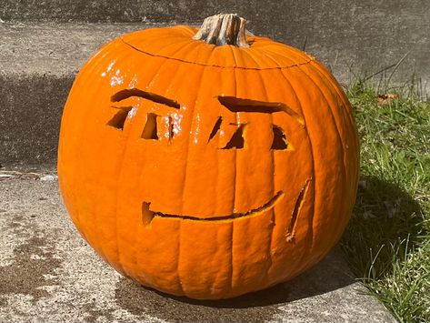 Roblox Man Face Pumpkin, Man Face Pumpkin, Halloween Pumpkins Carvings Designs, Roblox Man Face, Funny Pumpkin Carvings, Cute Pumpkin Carving, Pumkin Carving, Halloween Pumpkin Carving Stencils, Creative Pumpkin Carving