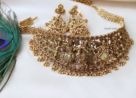 Temple Jewelry Necklace, Gold Temple Jewellery, Antique Necklaces Design, Choker Necklace Designs, Gold Necklace Indian, Gold Necklace Indian Bridal Jewelry, Antique Jewelry Indian, Bridal Fashion Jewelry, Gold Bride Jewelry