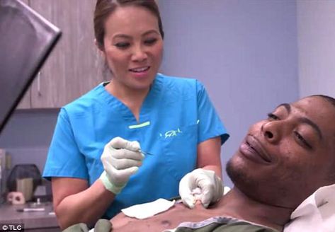 Small screen star: Dr. Sandra Lee, who is best known as Dr. Pimple Popper, is extracting everything from blackheads to tumors on her new TLC show, which premieres July 11 Squeezing Zits, Big Zits, Squeezing Blackheads, Acne Reasons, Big Pimple, Small Pimples, Zit Popping Videos, Sandra Lee, Skin Growths