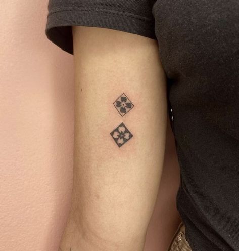 Mosaic Tattoo, Square Tattoo, Button Tattoo, Clover Tattoos, Handpoke Tattoo, Dainty Tattoos, Small Tattoo Designs, Little Tattoos, Simplistic Tattoos