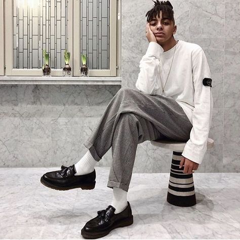 Sunday mood #classystreetwear Dr Martens Men Outfit, Dr Martens Men, Dr Martens Outfit, Highsnobiety Fashion, Classy Streetwear, Loafers Outfit, Aesthetic Outfits Men, Mens Fashion Urban, Mens Fashion Streetwear