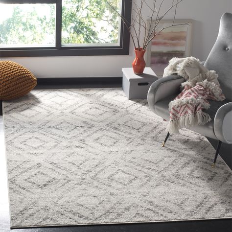 Family Room Rug, Office Area Rugs, Rectangle Bedroom, Farmhouse Area Rugs, Inspire Me Home Decor, Rugs Ideas, Geometric Lighting, Rug Size Guide, Lodge Style